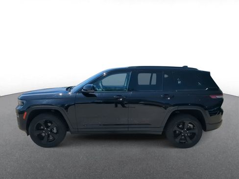 Used 2023 Jeep Grand Cherokee Limited w/ Luxury Tech Group II AWD/4WD image 5