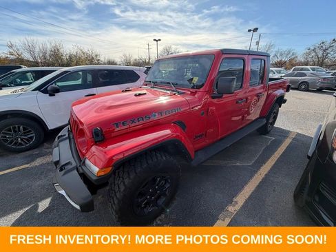 Used 2023 Jeep Gladiator Sport image 3