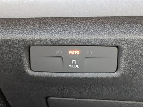New 2026 Volkswagen Tiguan SE R-Line AWD/4WD image 17