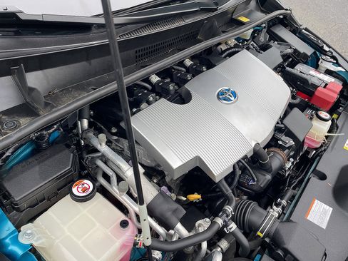 Used 2017 Toyota Prius Prime Premium image 27