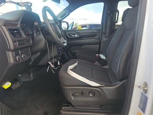 Used 2021 Chevrolet Tahoe 2WD w/ Remote Keyless Entry Package image 3