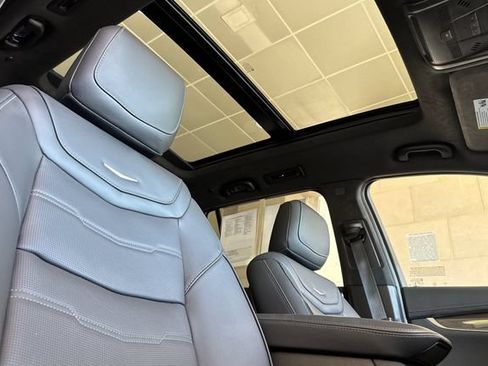 Certified 2025 Cadillac XT6 Sport w/ Platinum Package AWD/4WD image 18