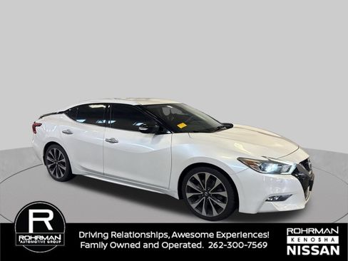 Used 2016 Nissan Maxima SR w/ Interior Lighting Package FWD image 9