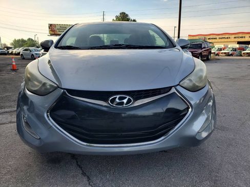 Used 2013 Hyundai Elantra SE FWD image 2