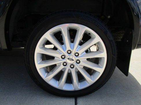 Used 2019 Ford F150 Limited w/ Trailer Tow Package image 9