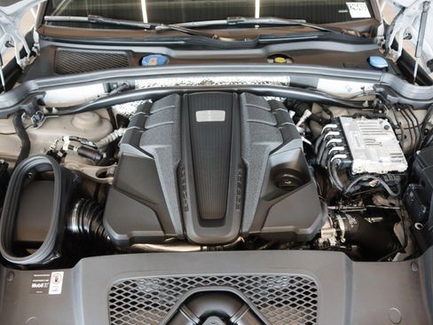 Used 2026 Porsche Macan GTS image 25