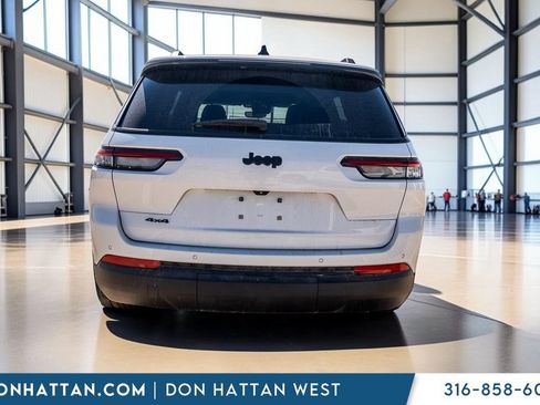 Used 2023 Jeep Grand Cherokee L Laredo AWD/4WD image 32