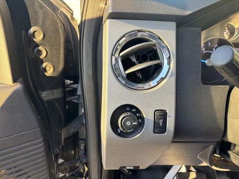 Used 2013 Ford F250 Lariat w/ Chrome Pkg image 17