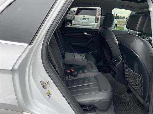 Used 2020 Audi Q5 2.0T Premium w/ Convenience Package image 16