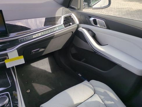 New 2027 BMW X7 xDrive40i w/ M Sport Package AWD/4WD image 17