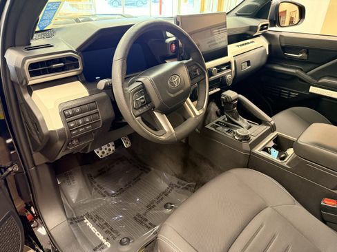 Used 2024 Toyota Tacoma TRD Sport w/ TRD Sport Upgrade Package AWD/4WD image 7