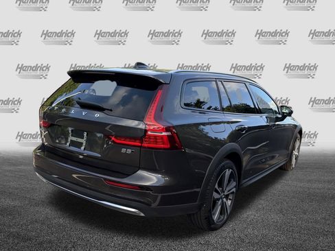Certified 2025 Volvo V60 B5 Cross Country Plus AWD/4WD image 10