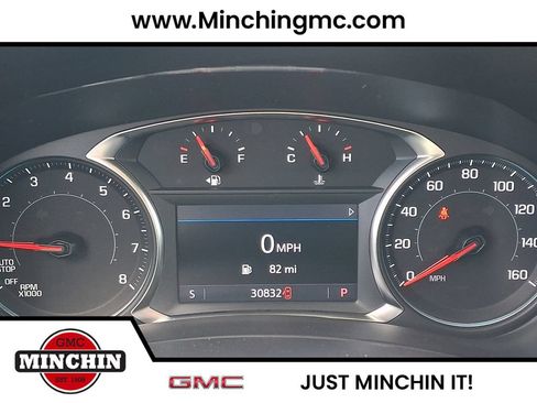 Used 2023 Chevrolet Equinox Premier AWD/4WD image 21