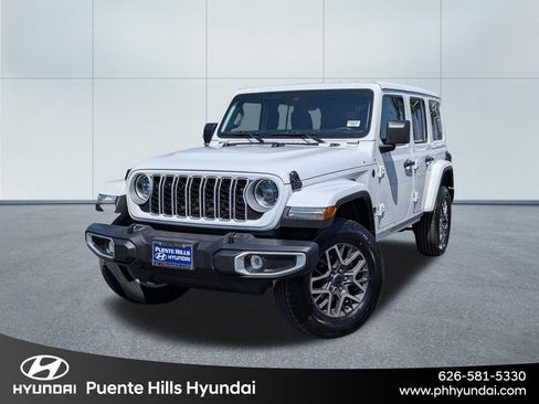 Used 2025 Jeep Wrangler Unlimited Sahara AWD/4WD image 1