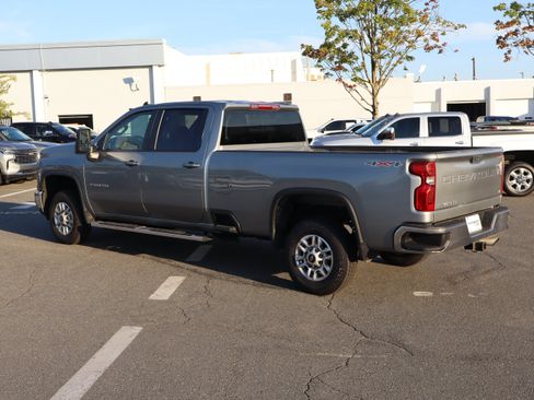 Used 2025 Chevrolet Silverado 2500 LT w/ Convenience Package AWD/4WD image 8