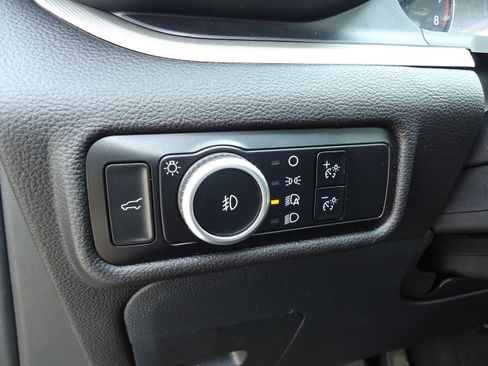 Used 2023 Ford Explorer XLT w/ Equipment Group 202A AWD/4WD image 15