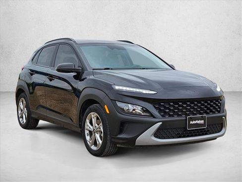 Used 2023 Hyundai Kona SEL FWD image 3