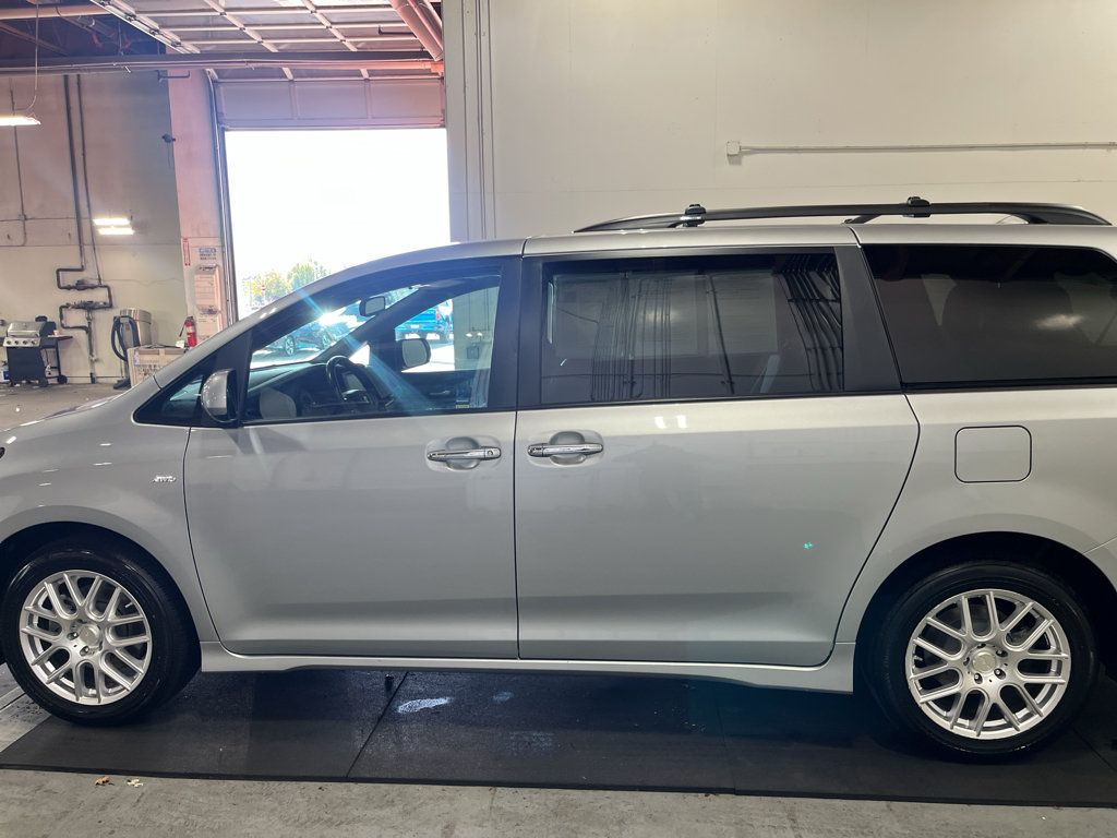 Used 2019 Toyota Sienna SE w/ SE Preferred Package AWD/4WD image 20