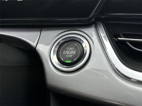 Certified 2024 Chevrolet Trax LT w/ LT Convenience Package image 16