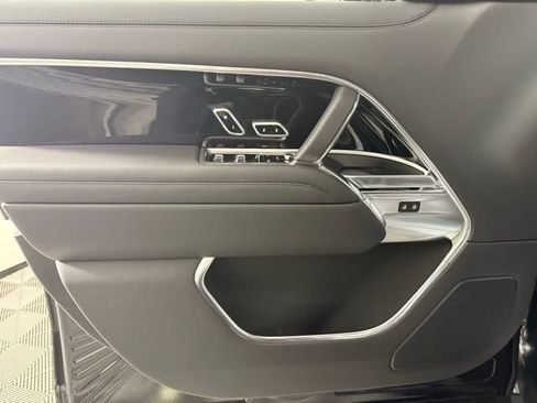 New 2025 Land Rover Range Rover SE image 15