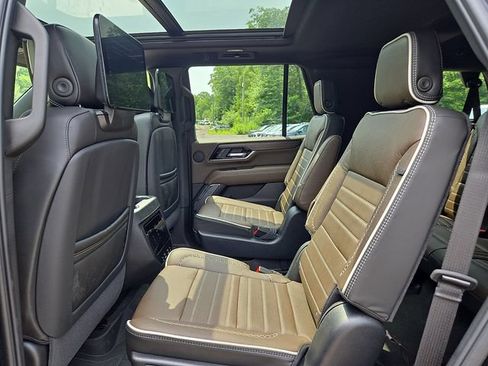 Used 2026 GMC Yukon Denali Ultimate AWD/4WD image 21