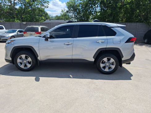Used 2024 Toyota RAV4 XLE w/ Convenience Package FWD image 3