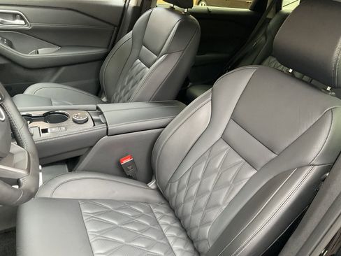 Used 2026 Nissan Rogue Platinum w/ Platinum Premium Package image 37