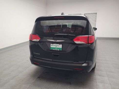 Used 2021 Chrysler Voyager Lxi FWD image 7