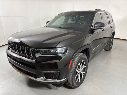 Used 2024 Jeep Grand Cherokee L Limited AWD/4WD image 3