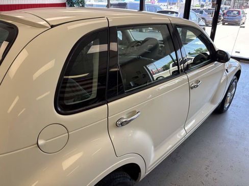 Used 2008 Chrysler PT Cruiser FWD image 11