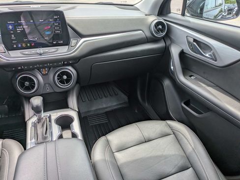 Used 2024 Chevrolet Blazer LT w/ Midnight/Sport Edition FWD image 18