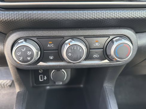 Used 2022 Nissan Kicks S FWD image 26