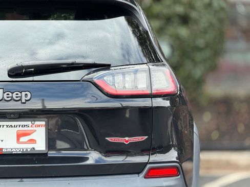 Used 2019 Jeep Cherokee Trailhawk image 16