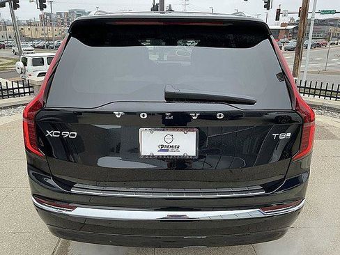 New 2026 Volvo XC90 T8 Plus w/ Protection Package Premier AWD/4WD image 9