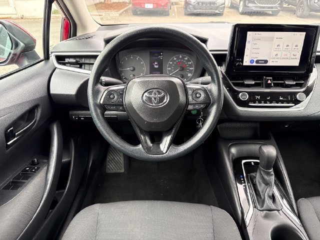 Used 2025 Toyota Corolla LE FWD image 29
