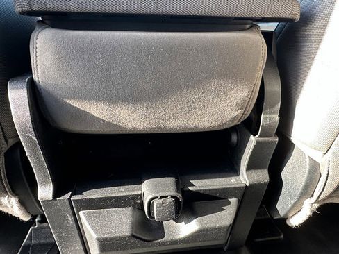 Used 2015 Ford F150 XLT image 11