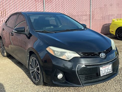 Used 2015 Toyota Corolla S image 2