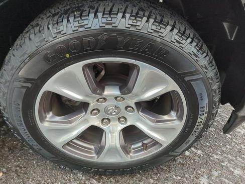 Used 2023 RAM 1500 Laramie image 12