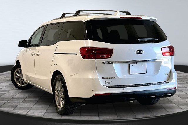 Used 2019 Kia Sedona EX FWD image 4