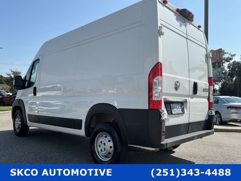 Used 2025 RAM ProMaster 2500 w/ Convenience Group FWD image 3