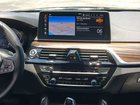 Used 2022 BMW 530i w/ M Sport Package RWD image 29