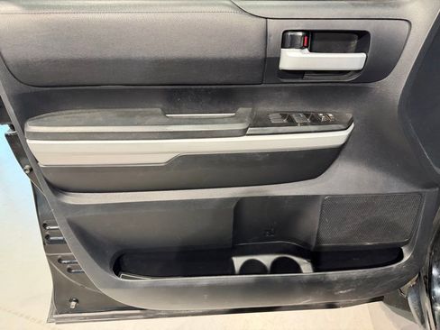 Used 2018 Toyota Tundra SR5 w/ TRD Off Road Package AWD/4WD image 21
