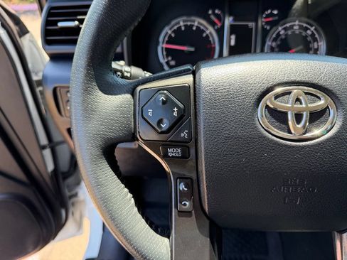 Used 2020 Toyota 4Runner TRD Off-Road Premium w/ Moonroof Package AWD/4WD image 17