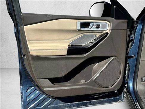 Used 2020 Ford Explorer Platinum w/ Premium Technology Package image 15