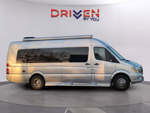 Used 2016 Mercedes-Benz Sprinter 3500 image 6