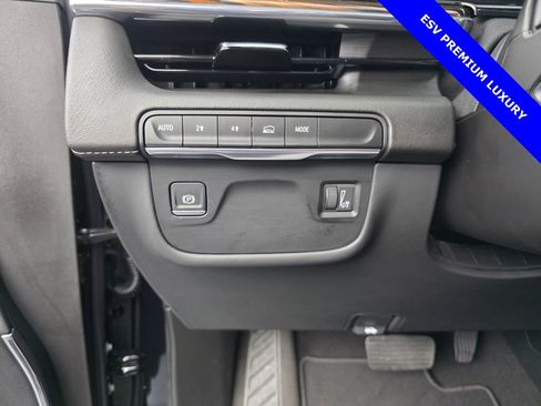 Used 2024 Cadillac Escalade ESV Premium Luxury image 28