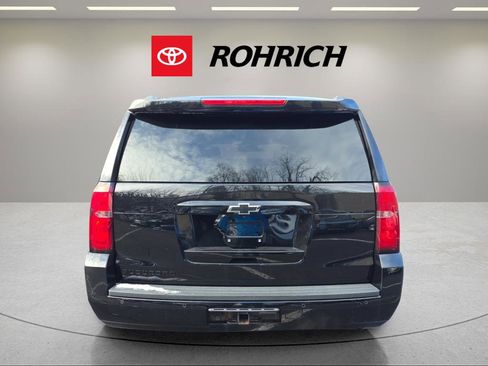 Used 2018 Chevrolet Suburban LT image 4