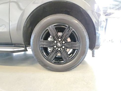 Used 2020 Ford Expedition XLT w/ Equipment Group 202A AWD/4WD image 29