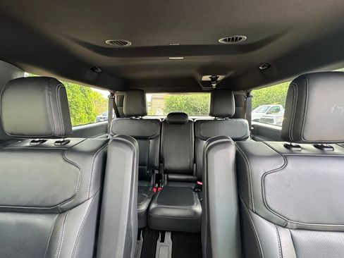 Used 2025 Ford Expedition Max Platinum w/ Stealth Performance Package AWD/4WD image 37