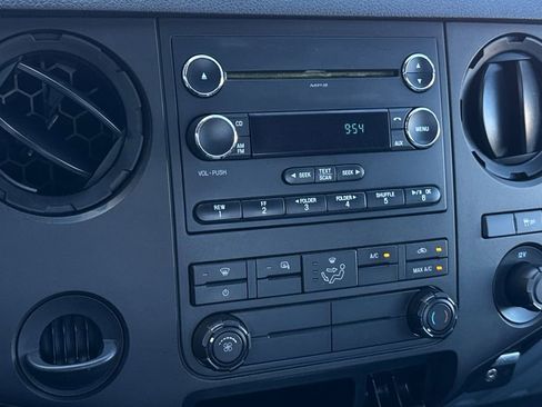 Used 2016 Ford F250 XL w/ Power Equipment Group image 19